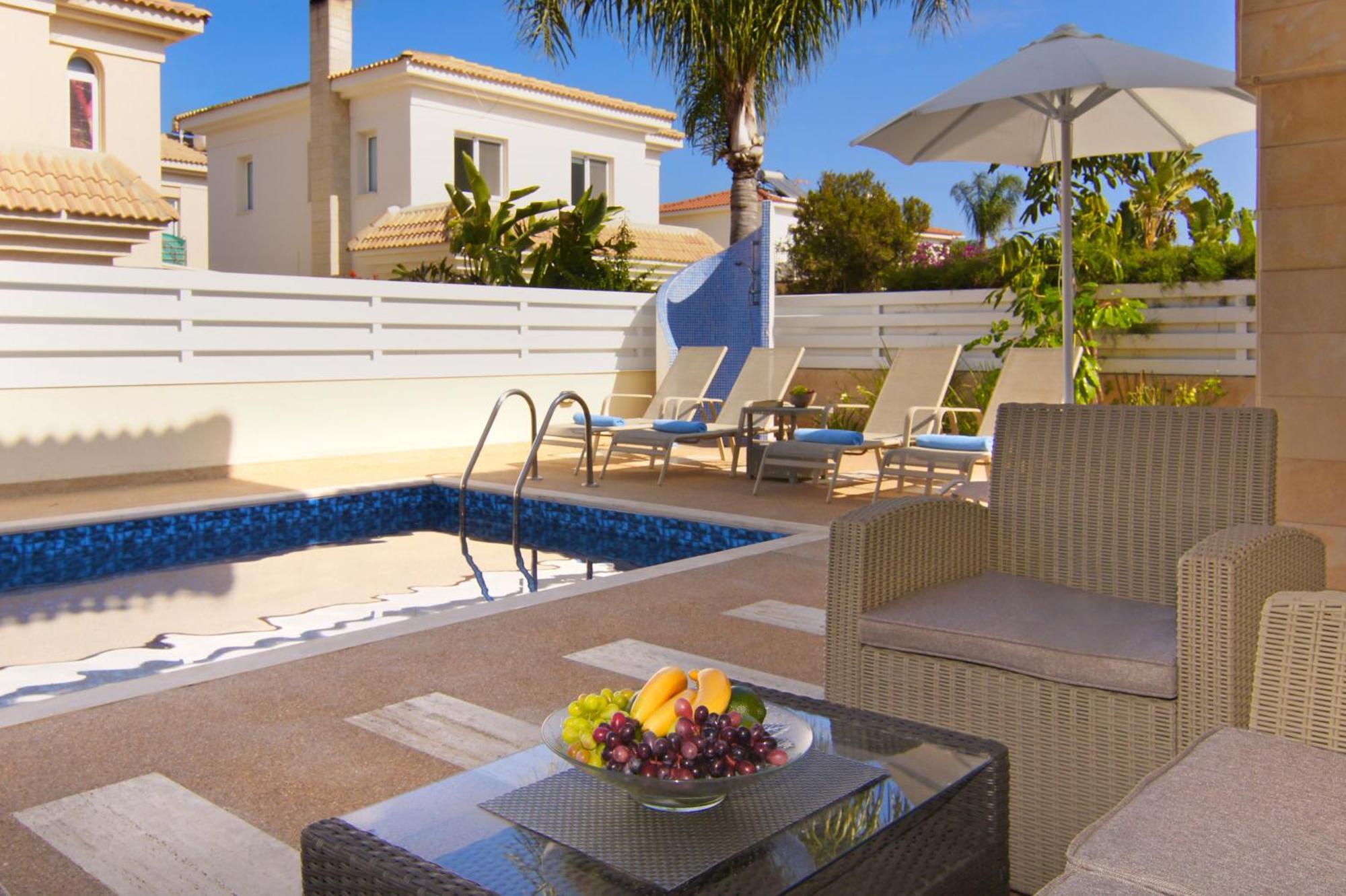 Villa Alyson Paralimni Exteriör bild